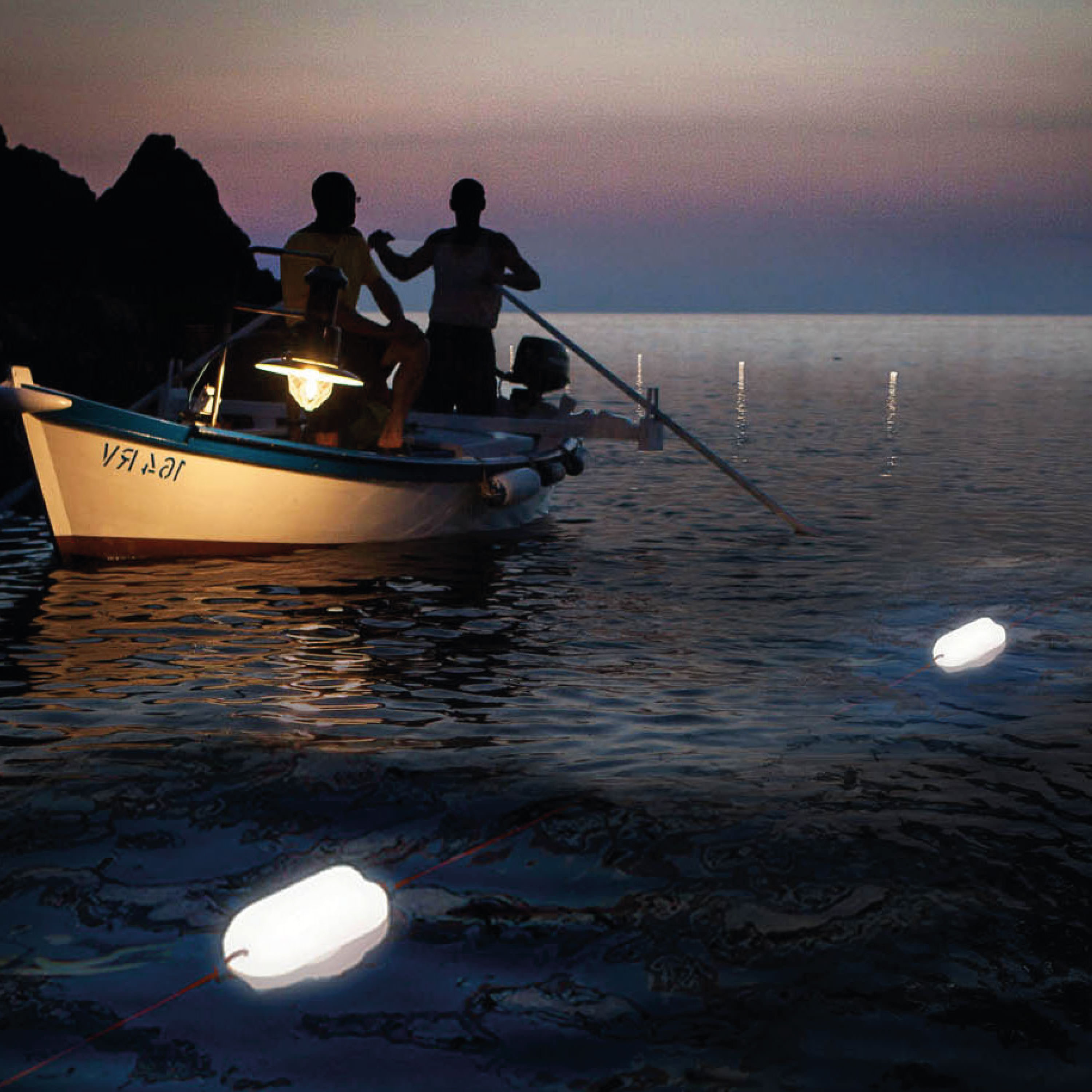 BOA-LUMINOSA-SOLARE-ambientata - SINED | Pool Showers | Garden Chaise Lounge | Electric Fireplaces | Infrared Heaters