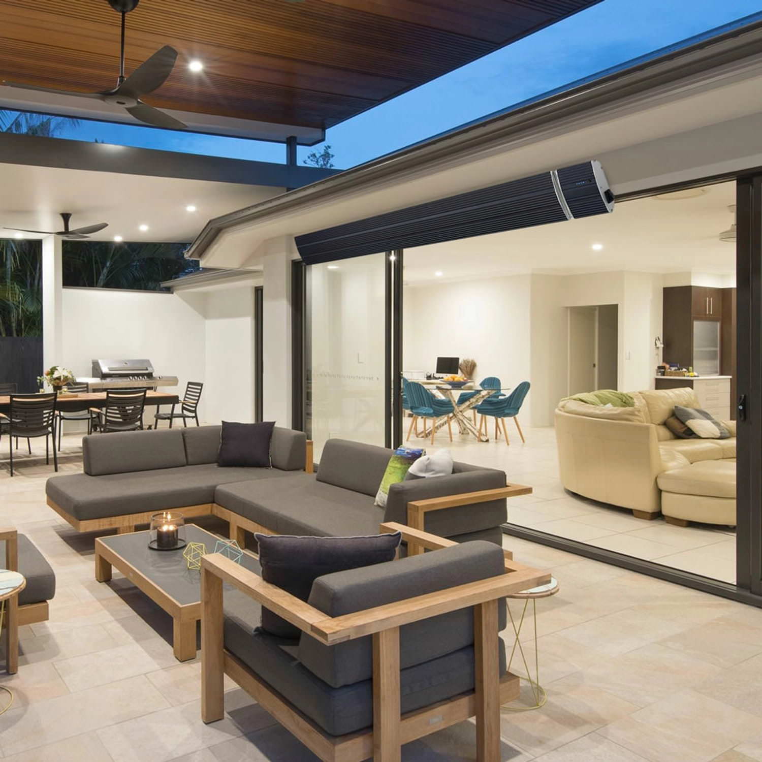 CALORE-NERO-3200-ambientata - SINED | Pool Showers | Garden Chaise Lounge | Electric Fireplaces | Infrared Heaters