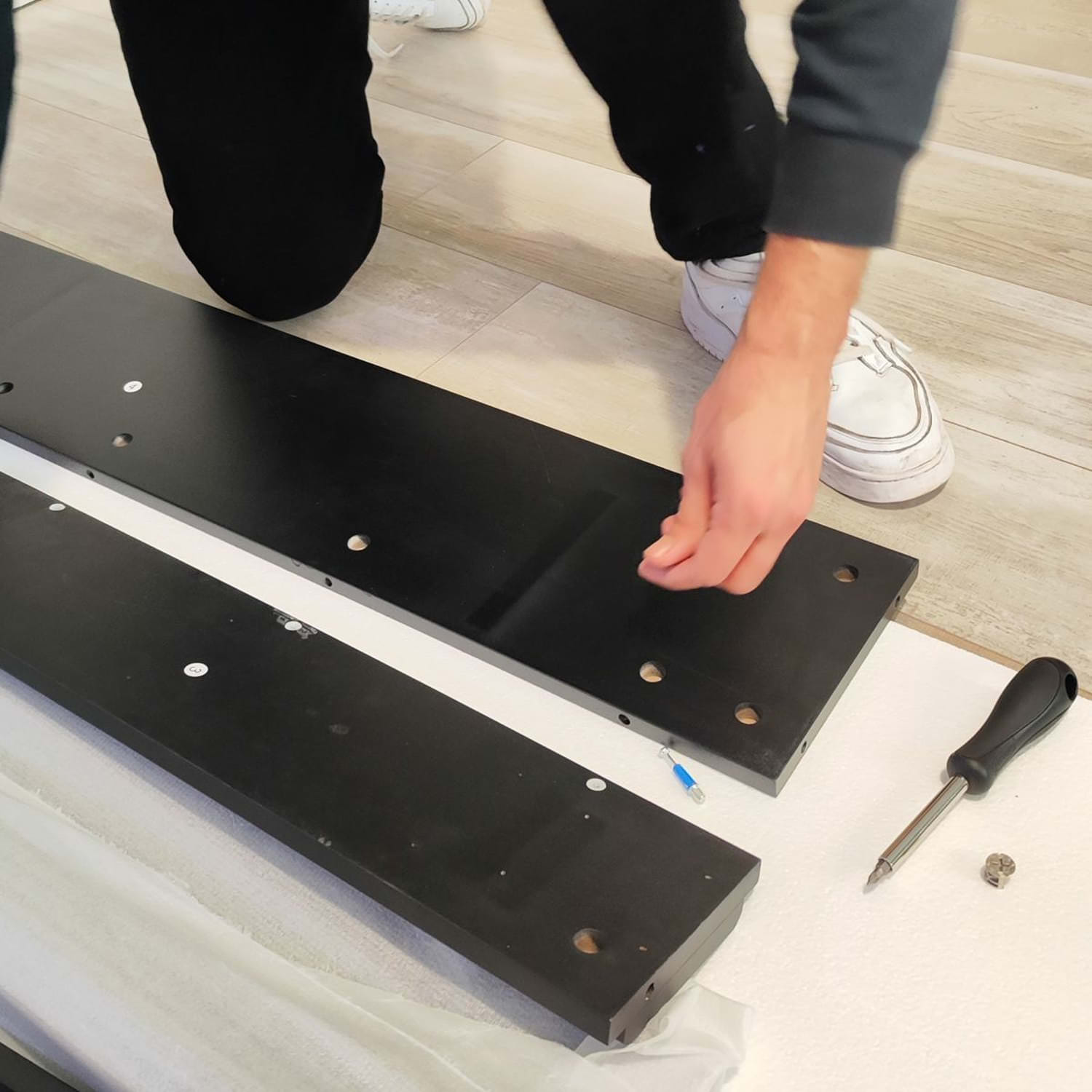 CORNICE-CAMINO-CALDERA-NERO-7 - SINED | Pool Showers | Garden Chaise Lounge | Electric Fireplaces | Infrared Heaters