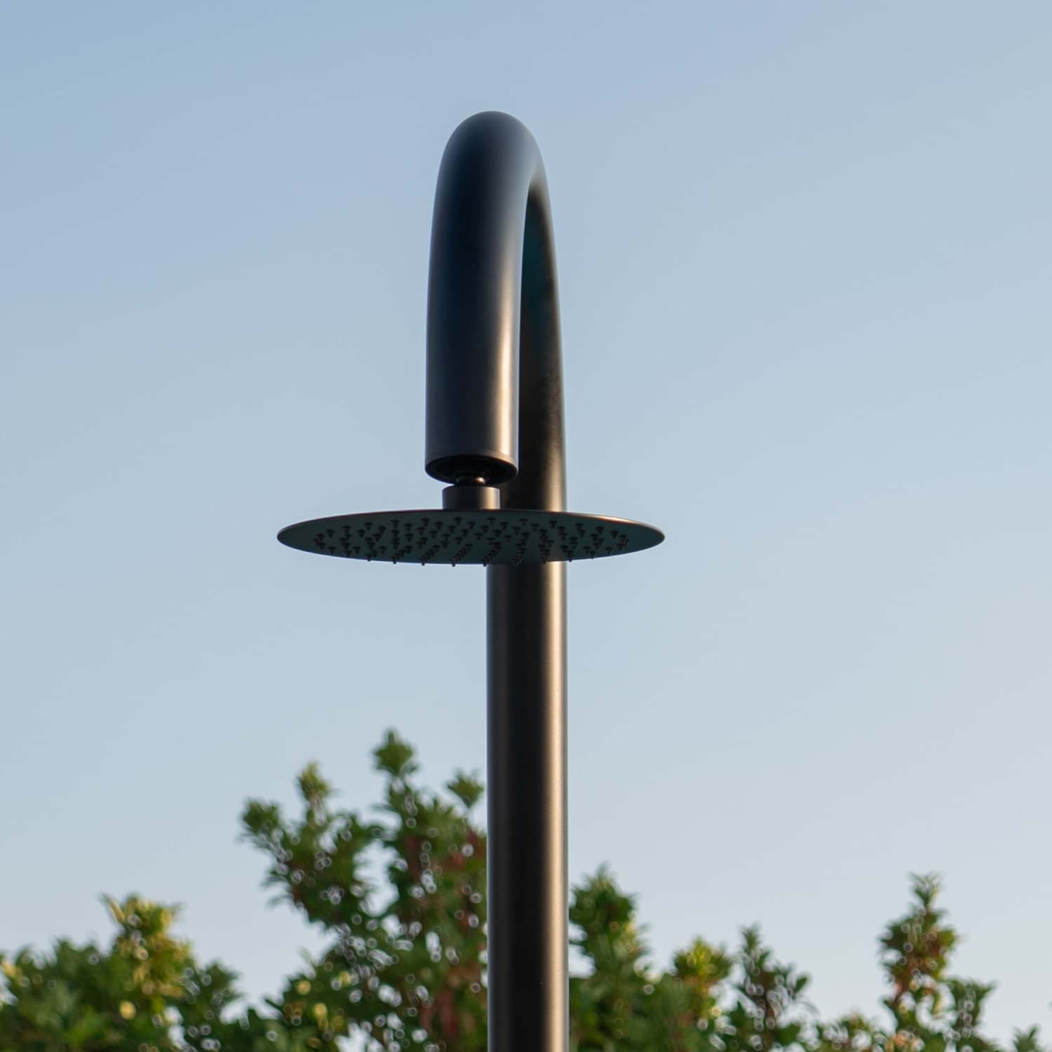 DOCCIA-PALAU-NERA-5 - SINED | Pool Showers | Garden Chaise Lounge | Electric Fireplaces | Infrared Heaters