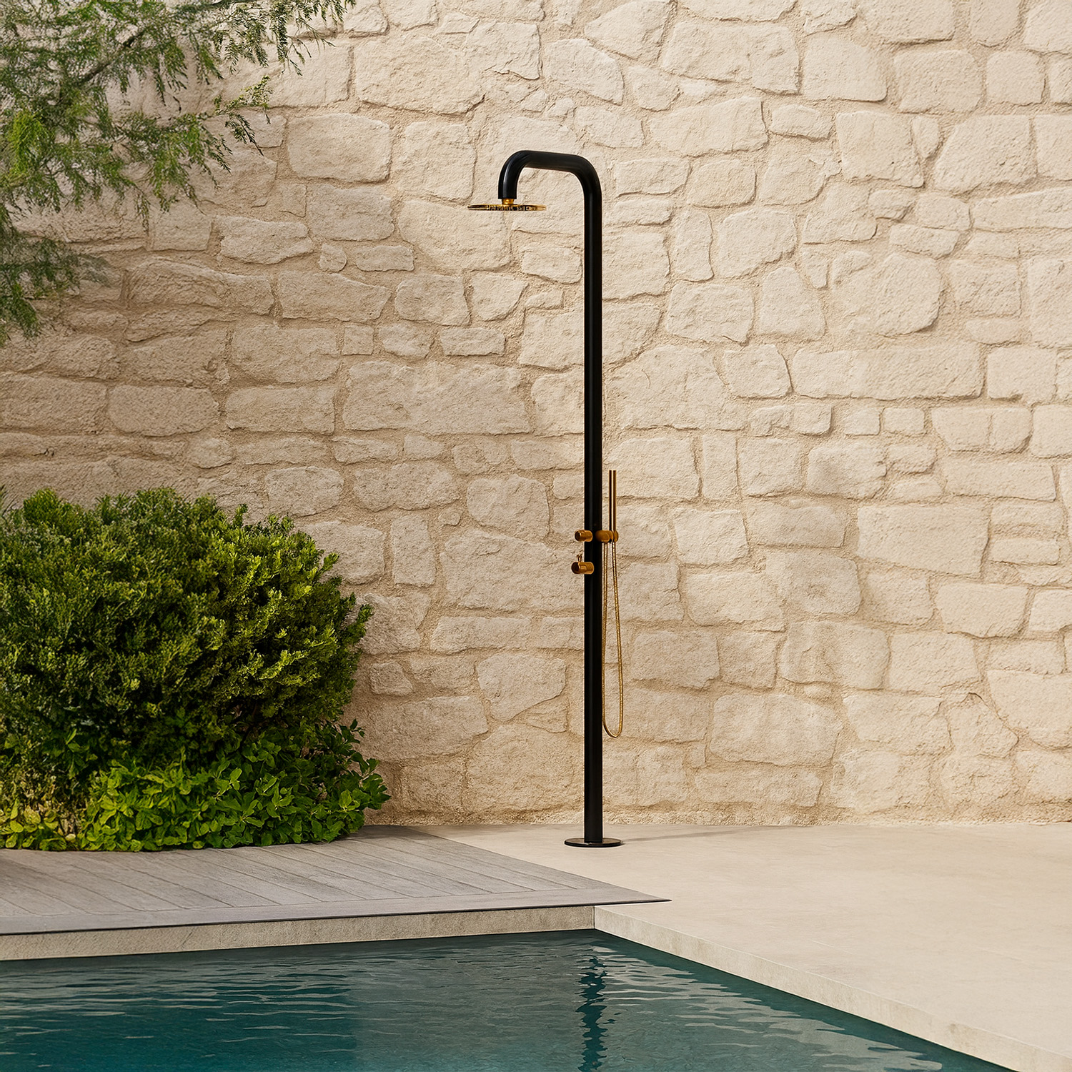 DOCCIA-PULA-DUO-NERA-ORO-ambientata - SINED | Pool Showers | Garden Chaise Lounge | Electric Fireplaces | Infrared Heaters