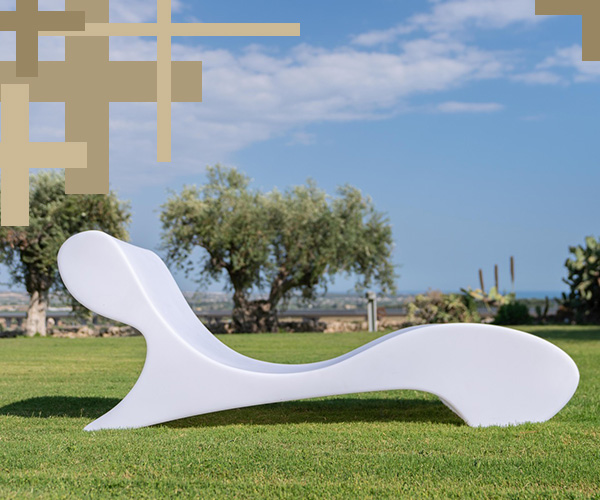 Deckchairs and Chaise Longue